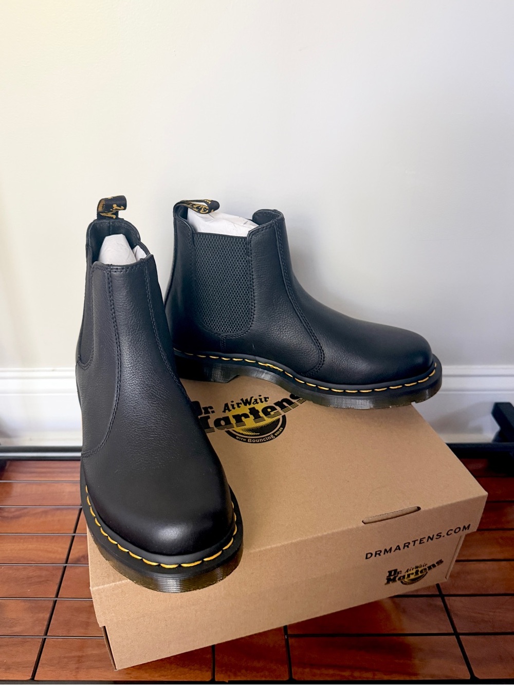 Black Dr. Martens 2976 Women’s Virginia Leather Chelsea Boots
